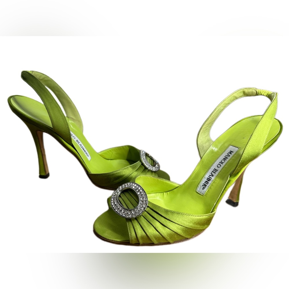 MANOLO BLAHNIK Sedaraby Peep Toe Satin Pumps, size 37 1/2 *RARE COLOR*
